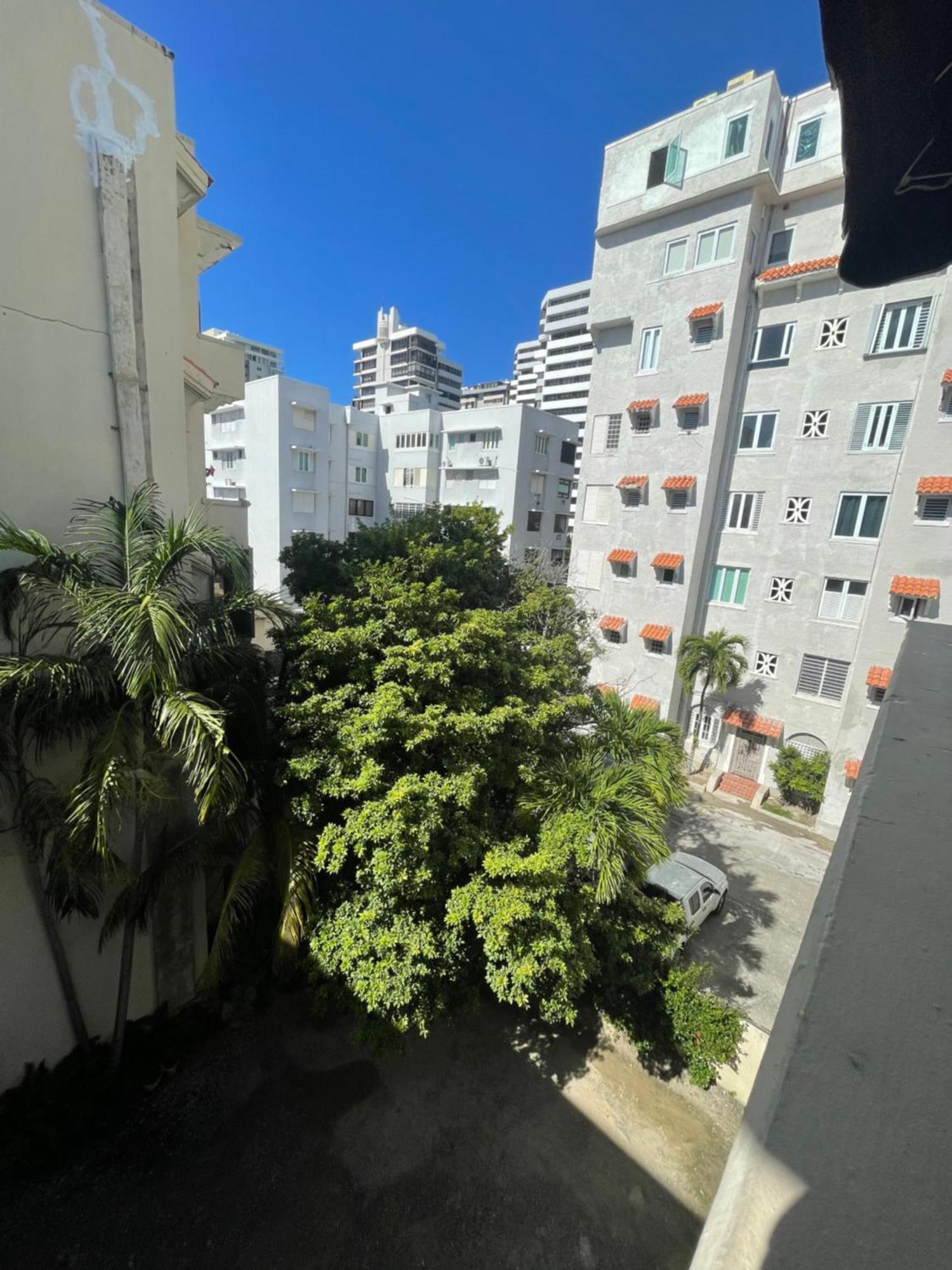 Fresh Tropical Colonial Style Walk-Up- Rooftop Terrace- Beach View San Juan Exterior photo