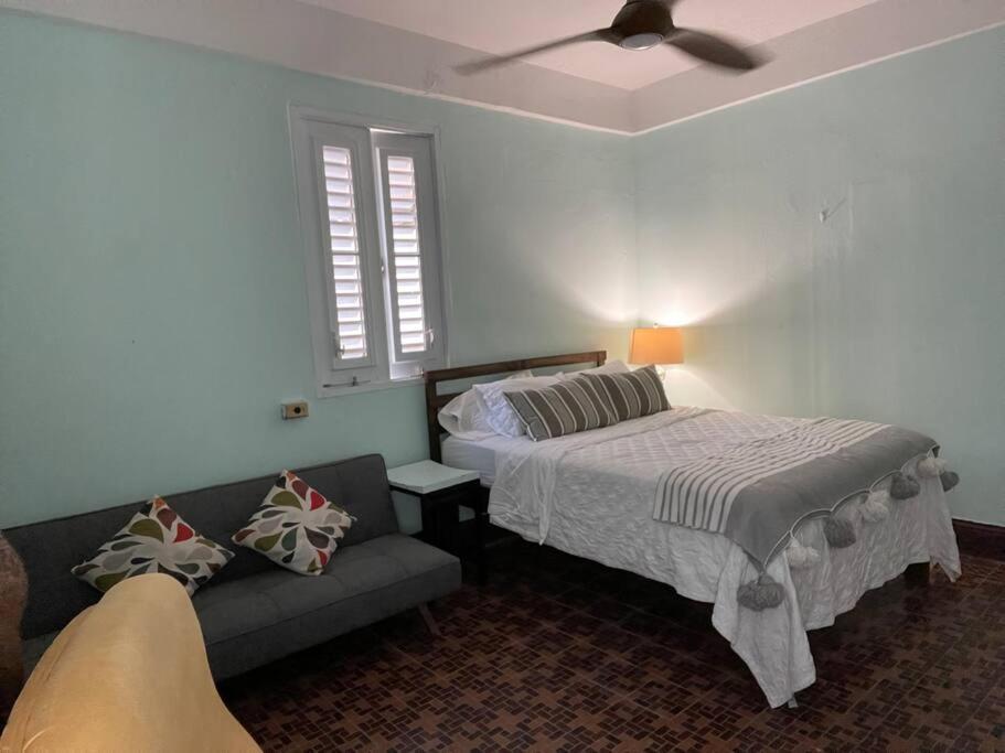 Fresh Tropical Colonial Style Walk-Up- Rooftop Terrace- Beach View San Juan Exterior photo